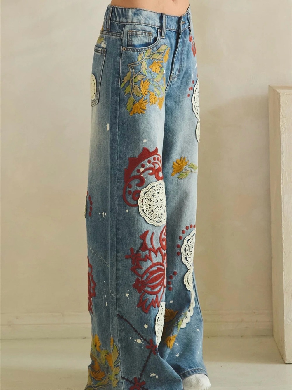 Washed Embroidery Wide Leg Denim Jeans - Picture 12 of 14